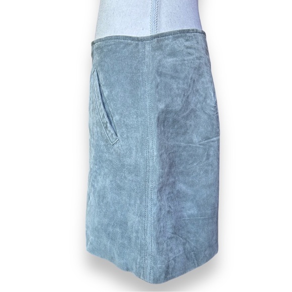 Blank NYC Gray Suede Leather Mini Skirt Pockets Lined Zipper Back london fog - Picture 3 of 10